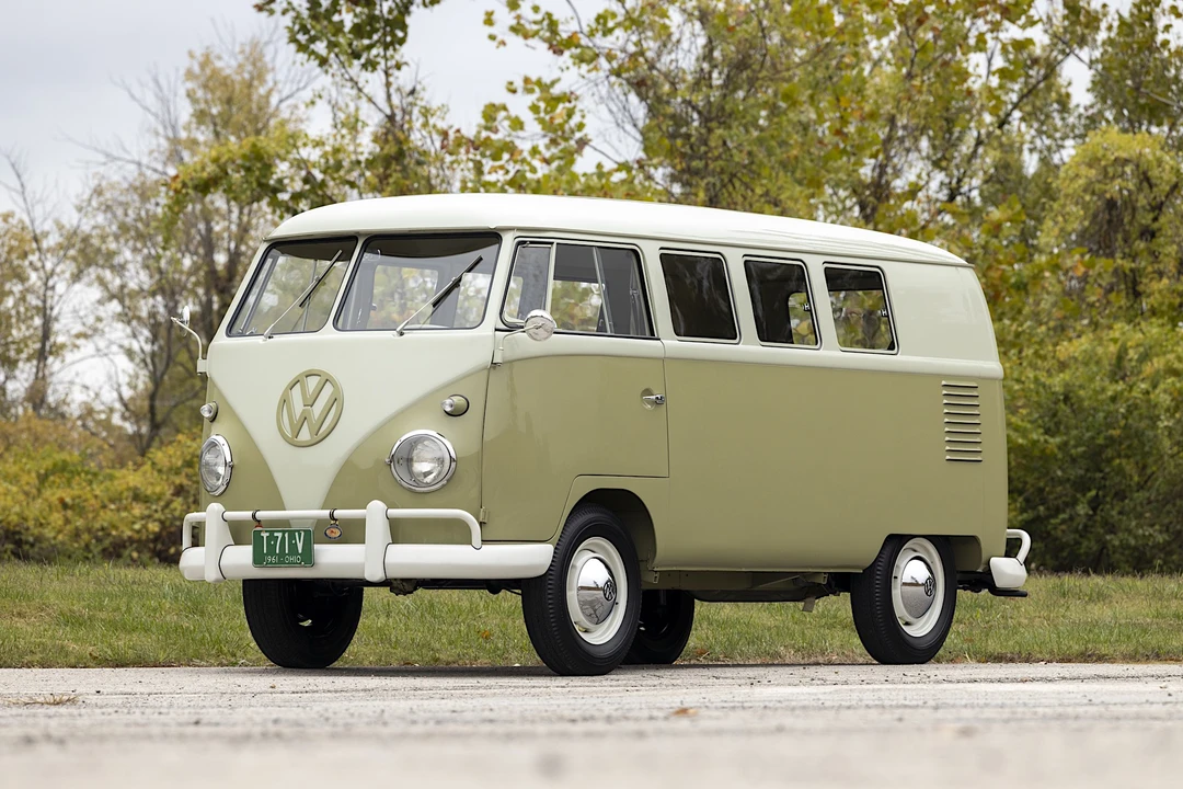 1961 Volkswagen Split-Window Bus - Image 3 of 31
