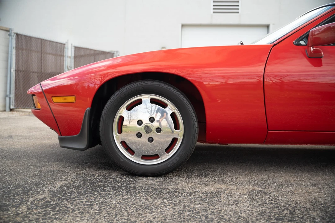 1984 Porsche 928 S - Image 22 of 31