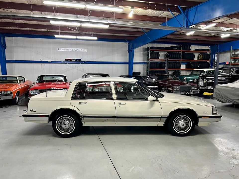 1985 Buick Electra - Image 15 of 31
