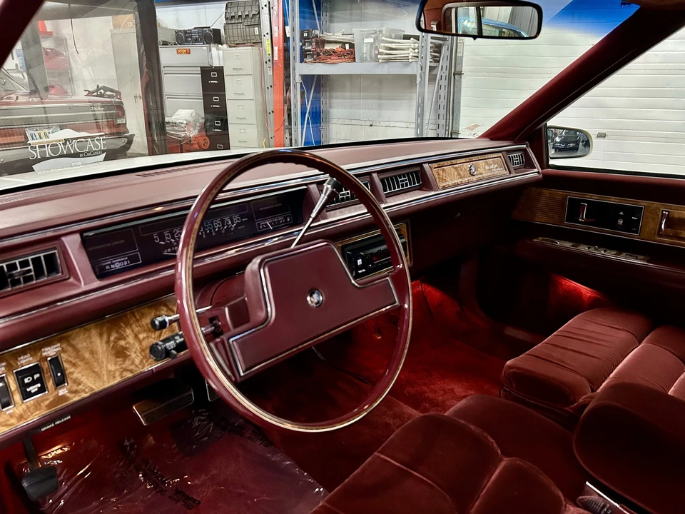 1985 Buick Electra - Image 24 of 31