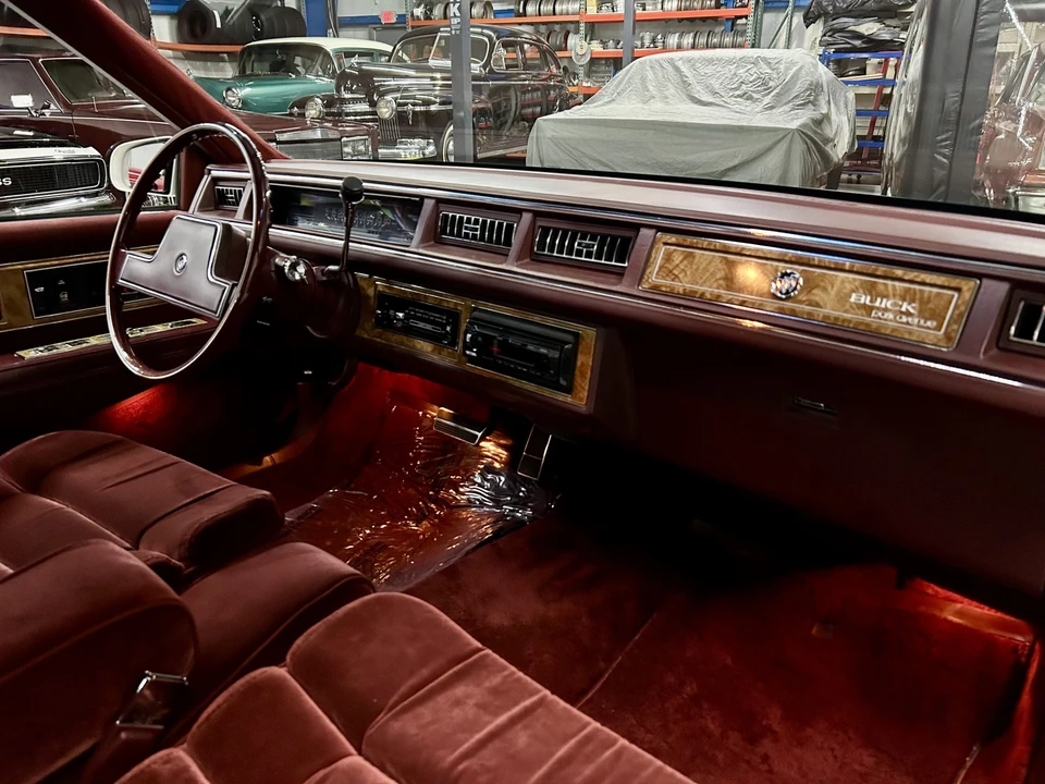 1985 Buick Electra - Image 26 of 31
