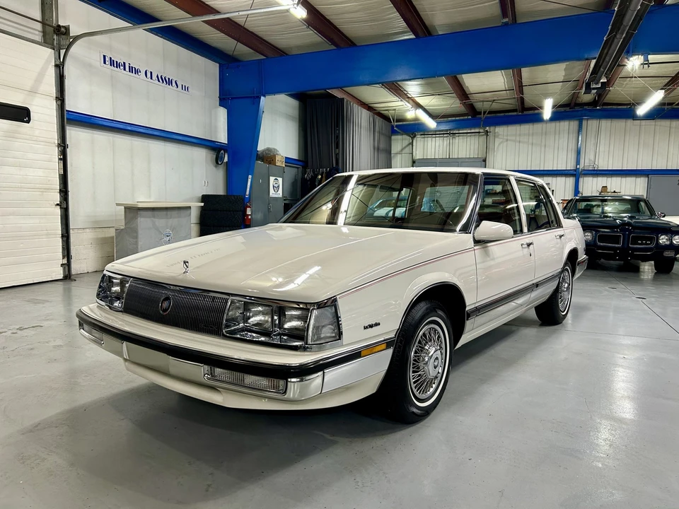 1985 Buick Electra - Image 7 of 31