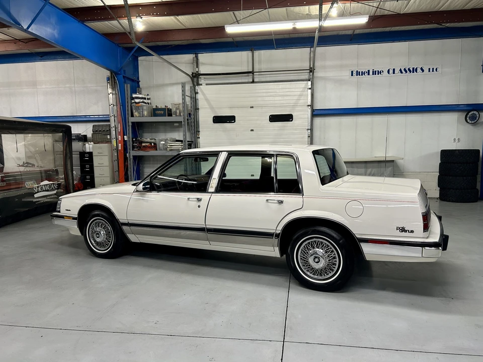 1985 Buick Electra - Image 9 of 31