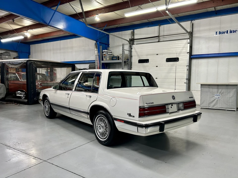 1985 Buick Electra - Image 10 of 31