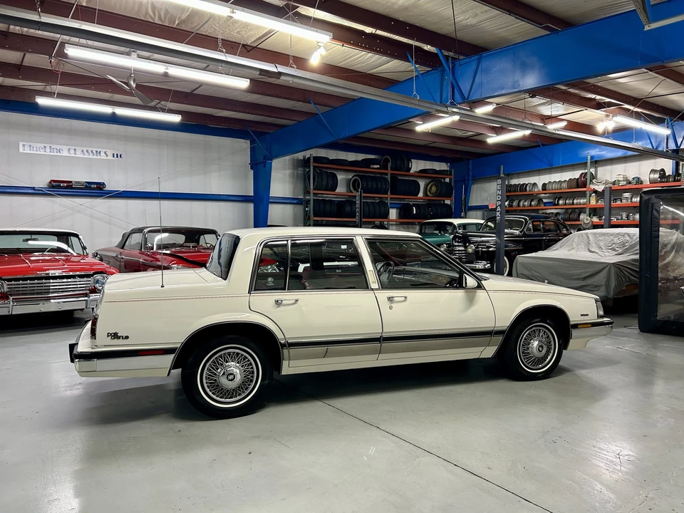 1985 Buick Electra - Image 14 of 31