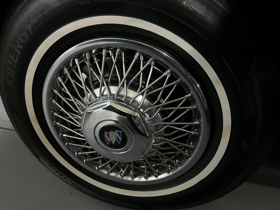 1985 Buick Electra - Image 22 of 31