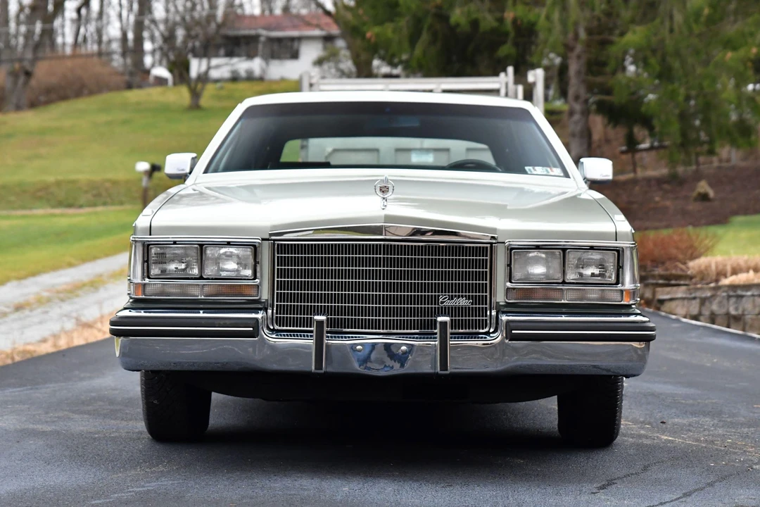 1985 Cadillac Seville - Image 10 of 31