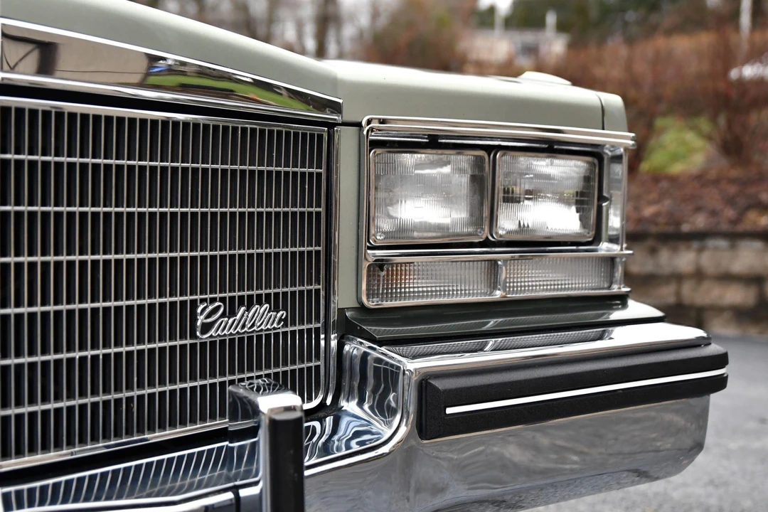 1985 Cadillac Seville - Image 12 of 31