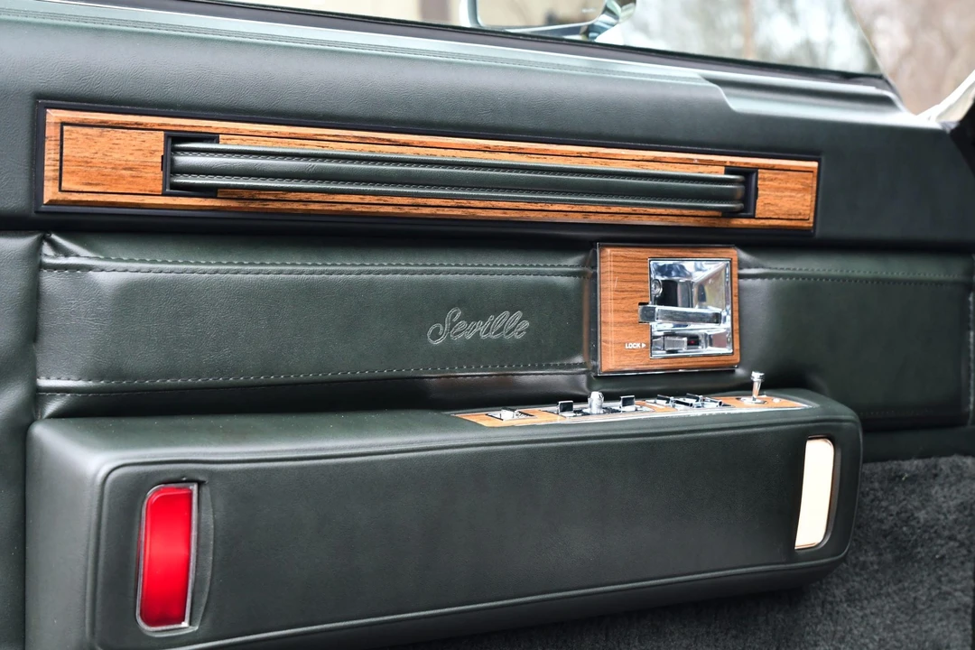 1985 Cadillac Seville - Image 20 of 31