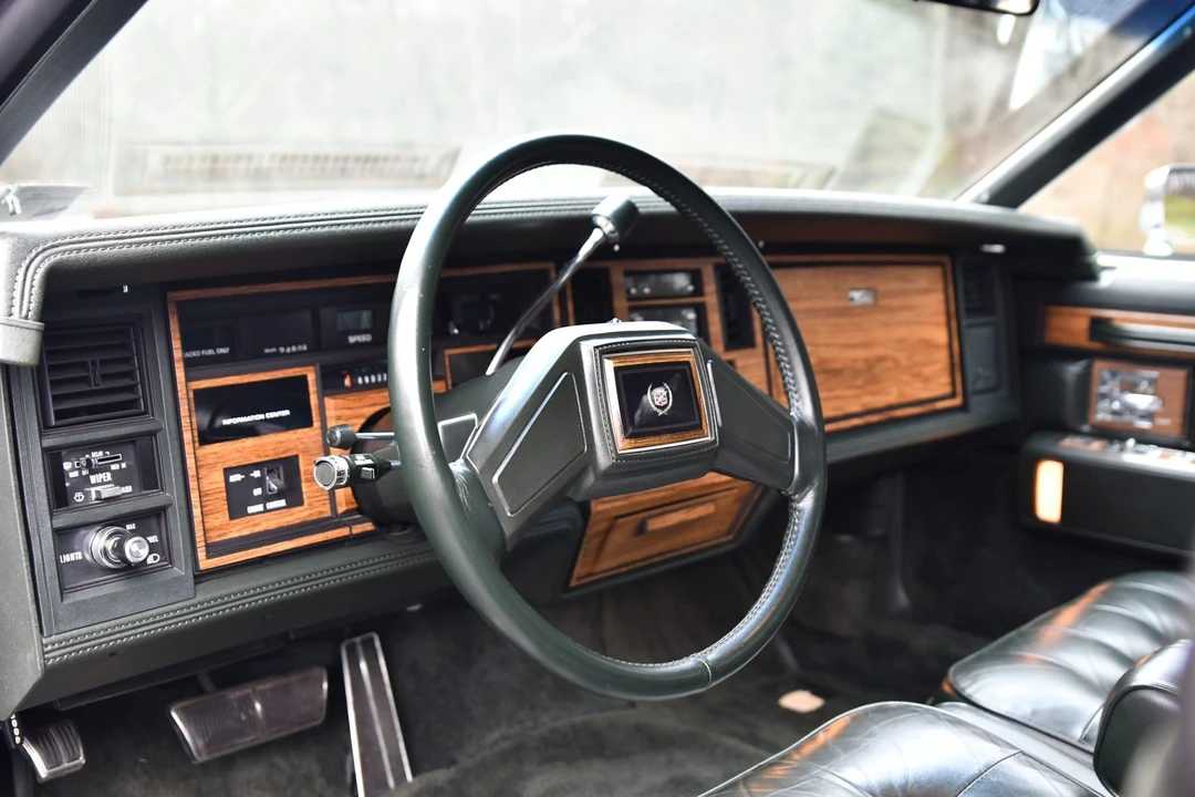 1985 Cadillac Seville - Image 18 of 31