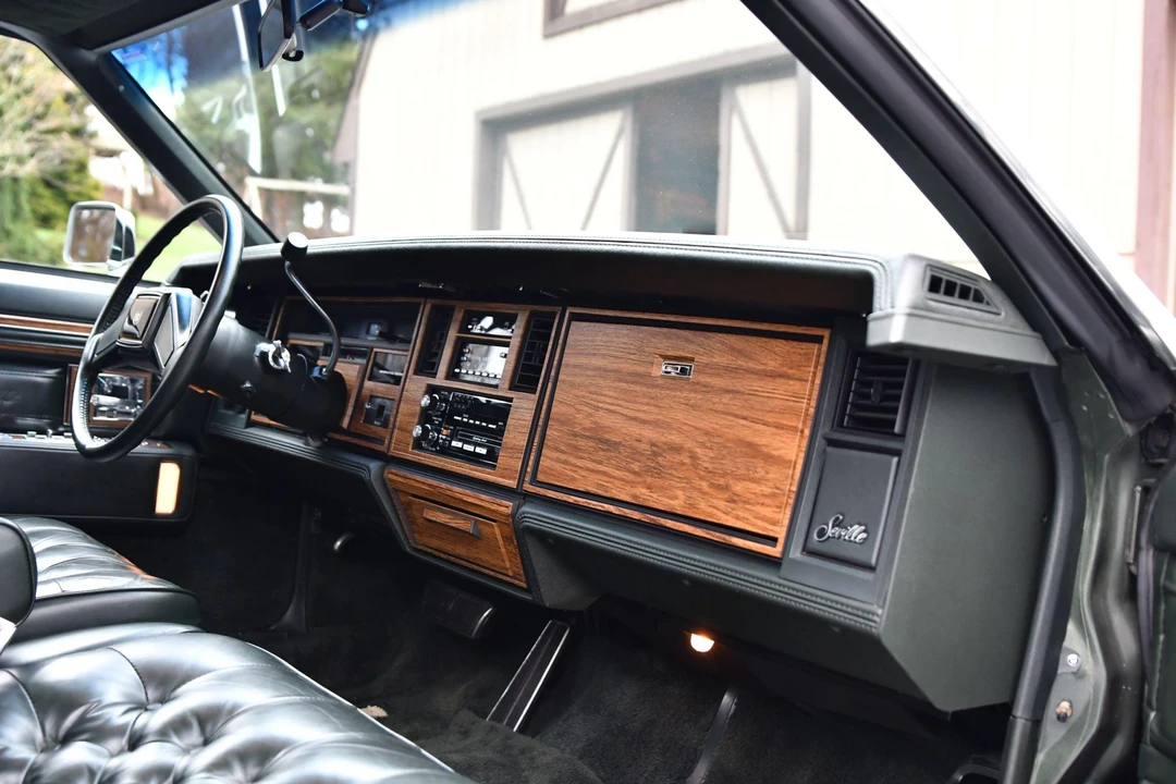 1985 Cadillac Seville - Image 22 of 31