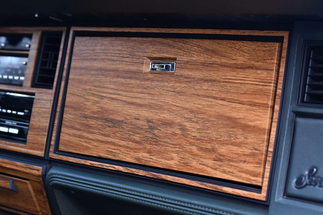 1985 Cadillac Seville - Image 23 of 31