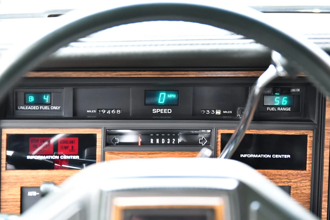 1985 Cadillac Seville - Image 27 of 31