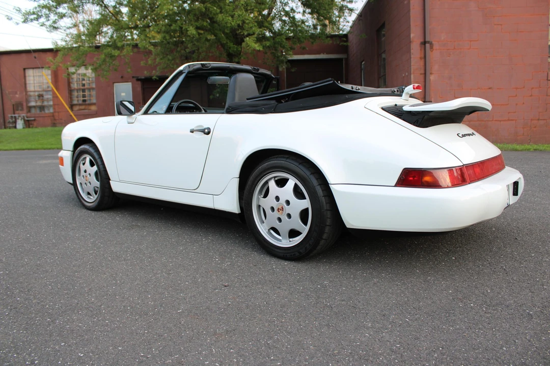 1990 Porsche 964 Carrera 4 - Image 24 of 31