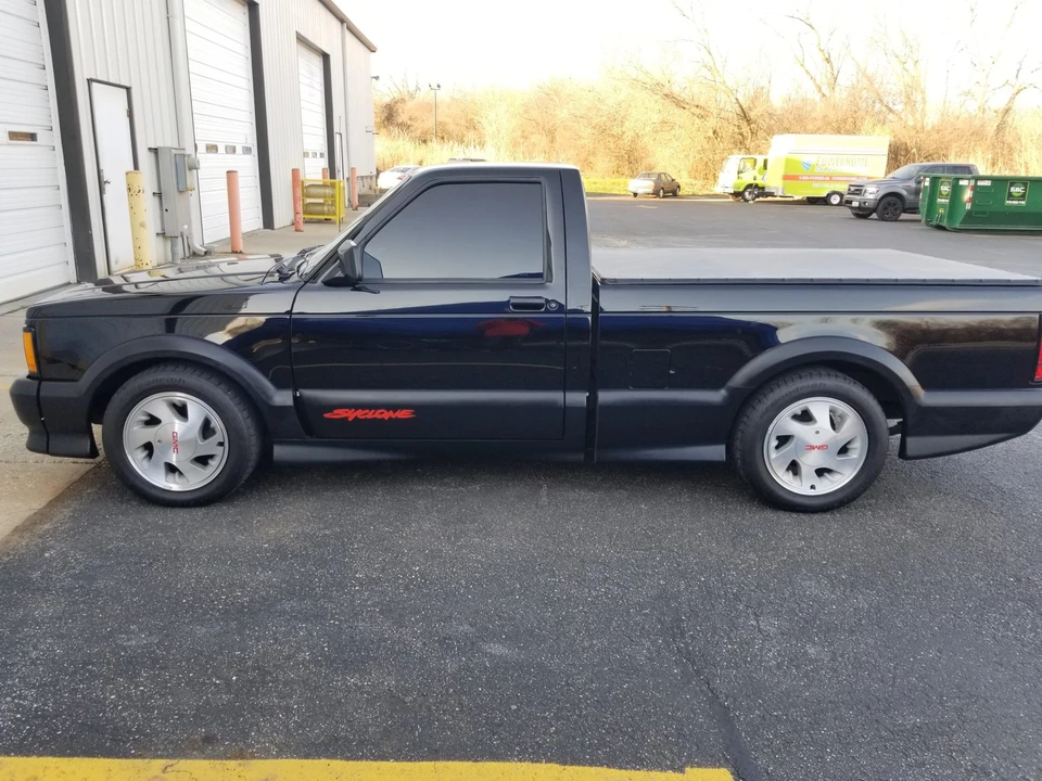 1991 GMC Syclone - Image 10 of 31