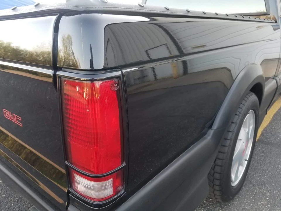 1991 GMC Syclone - Image 30 of 31