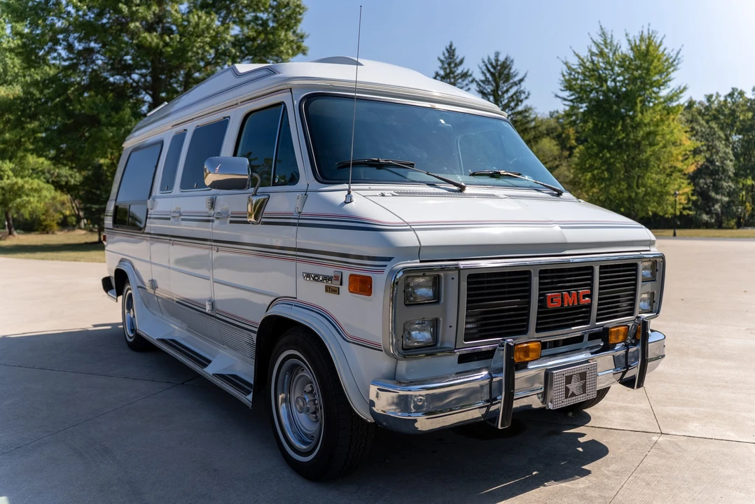 1991 GMC G-series Van - Image 3 of 31
