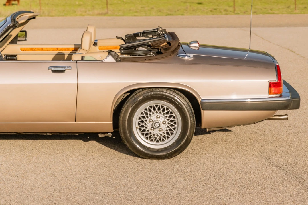 1991 Jaguar XJS Convertible - Image 24 of 31