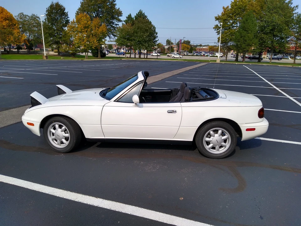 1992 Mazda NA MX-5 Miata - Image 9 of 31