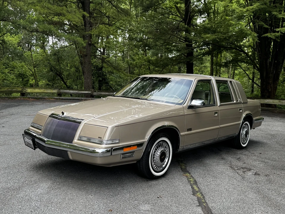 1993 Chrysler Imperial - Image 3 of 31