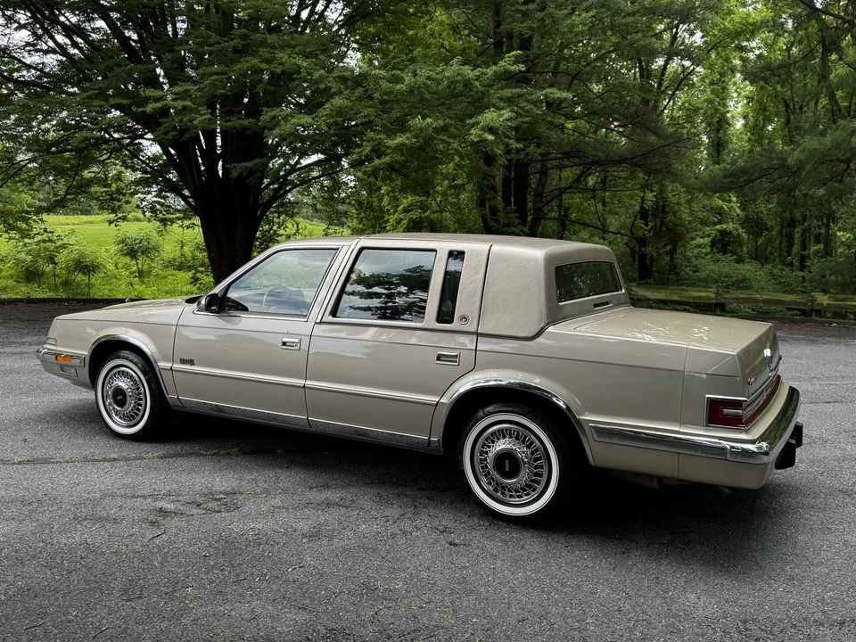 1993 Chrysler Imperial - Image 5 of 31