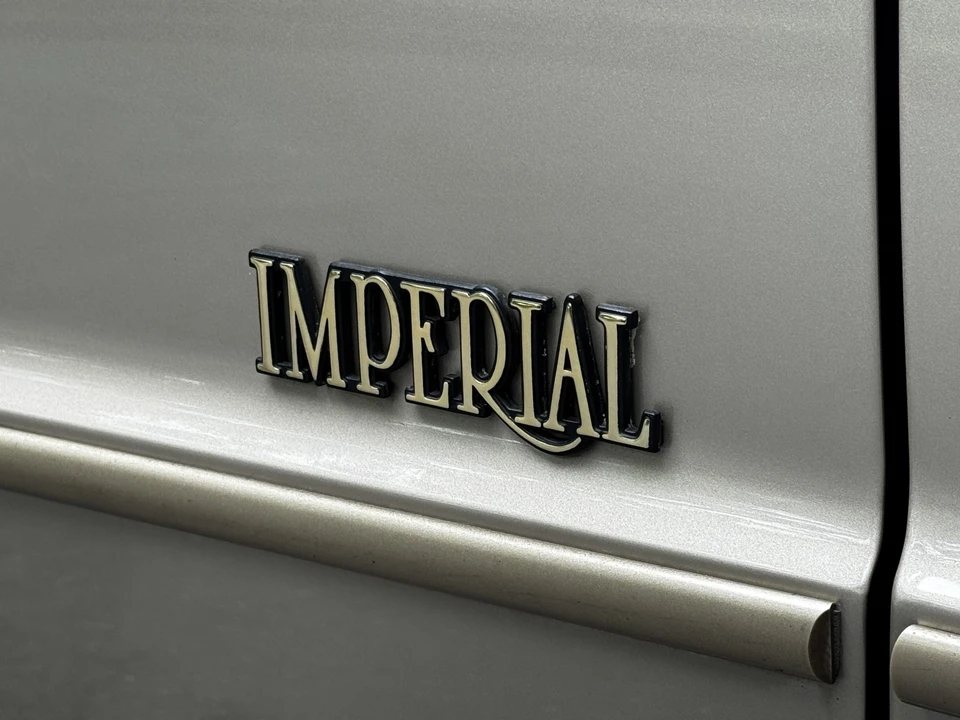 1993 Chrysler Imperial - Image 23 of 31