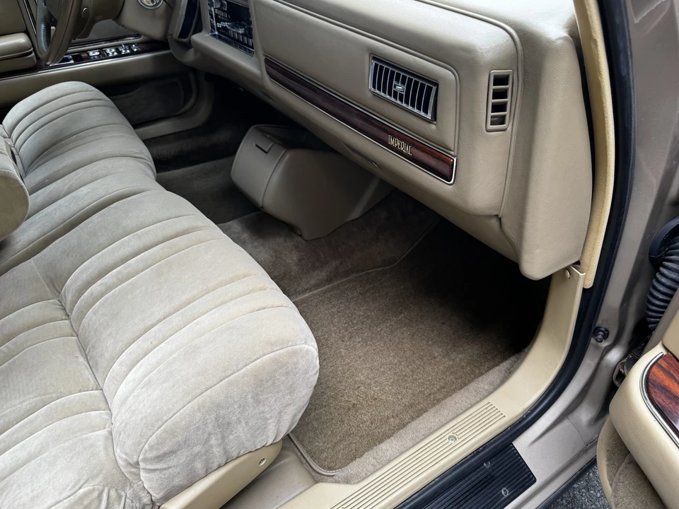 1993 Chrysler Imperial - Image 29 of 31