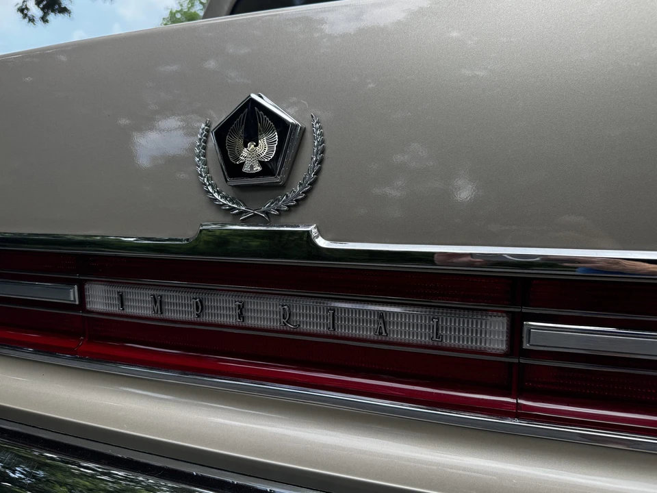 1993 Chrysler Imperial - Image 22 of 31