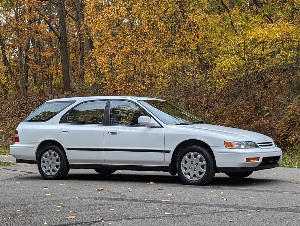 1994 Honda Accord 5th Gen - Image 3 of 31