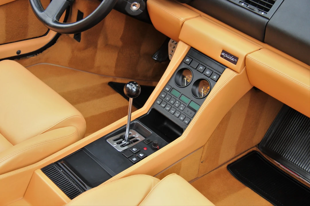 1995 Ferrari 348 Spider - Image 27 of 31