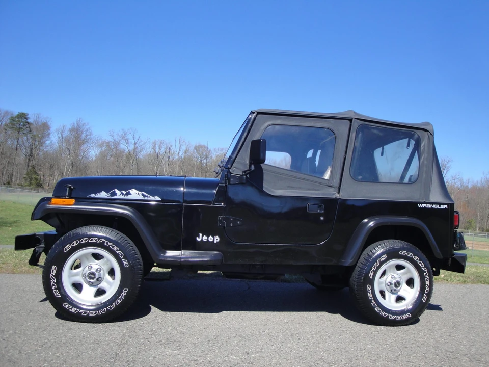 1995 Jeep YJ Wrangler - Image 5 of 31
