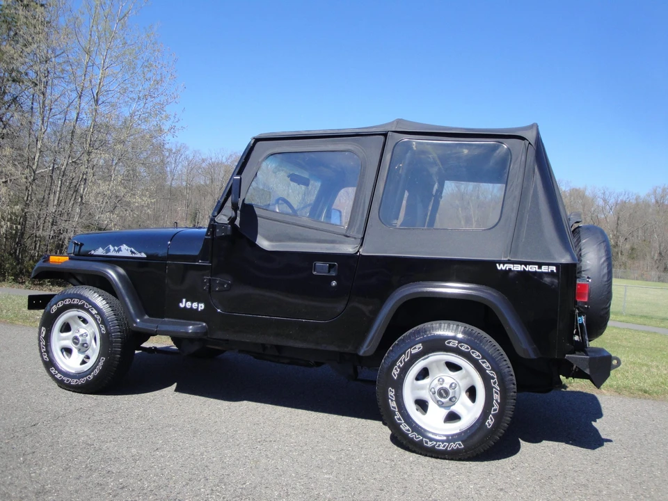 1995 Jeep YJ Wrangler - Image 7 of 31