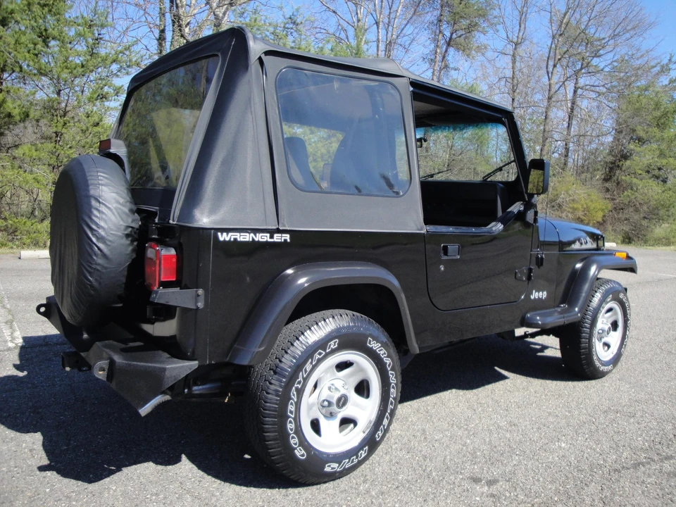 1995 Jeep YJ Wrangler - Image 25 of 31