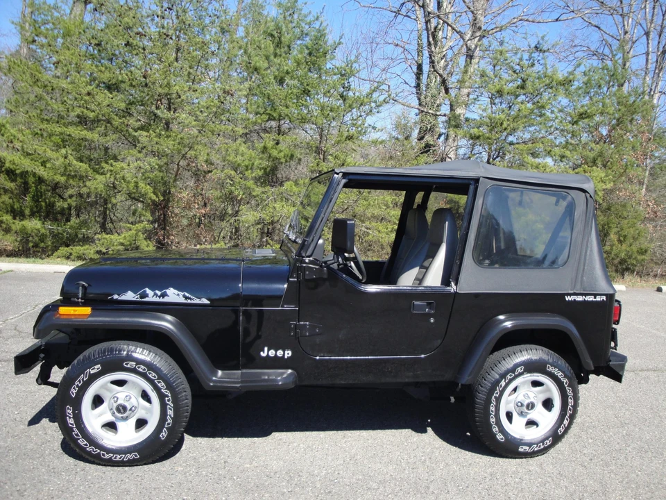 1995 Jeep YJ Wrangler - Image 20 of 31