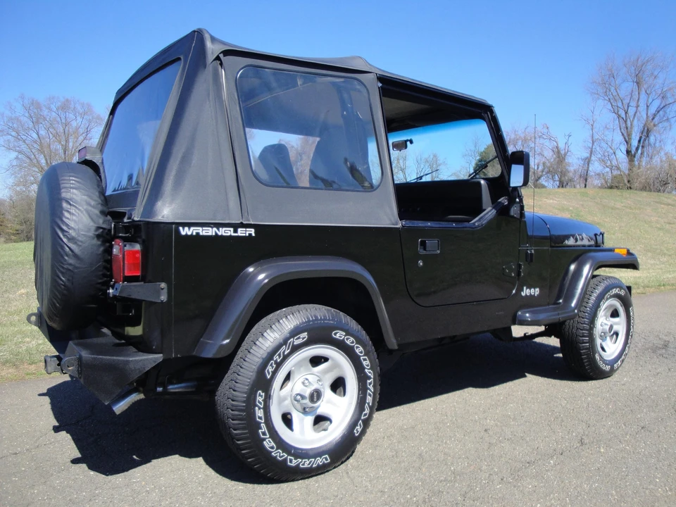 1995 Jeep YJ Wrangler - Image 26 of 31