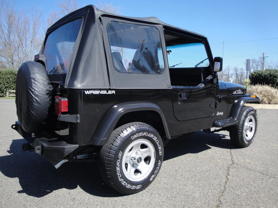 1995 Jeep YJ Wrangler - Image 27 of 31