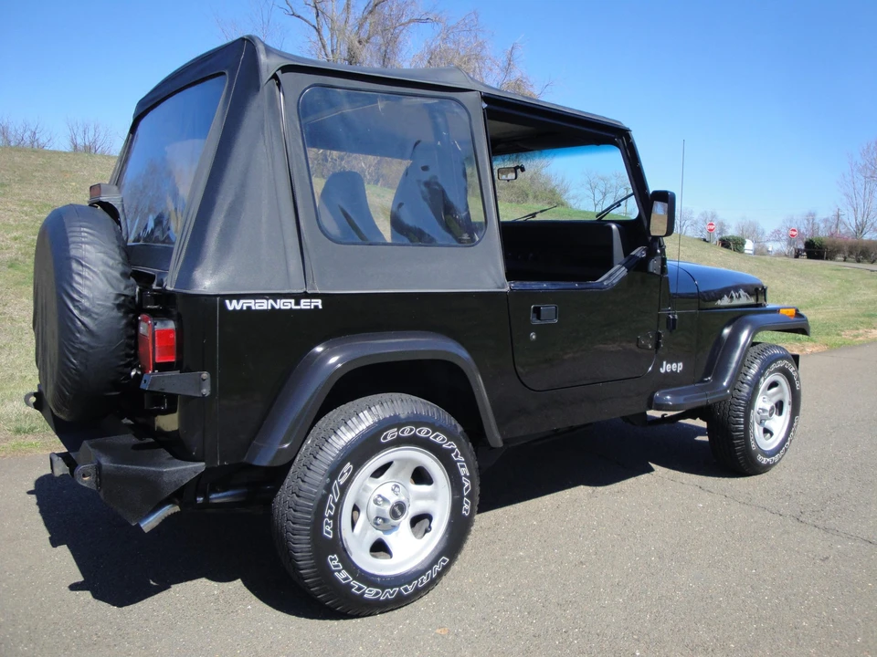 1995 Jeep YJ Wrangler - Image 28 of 31