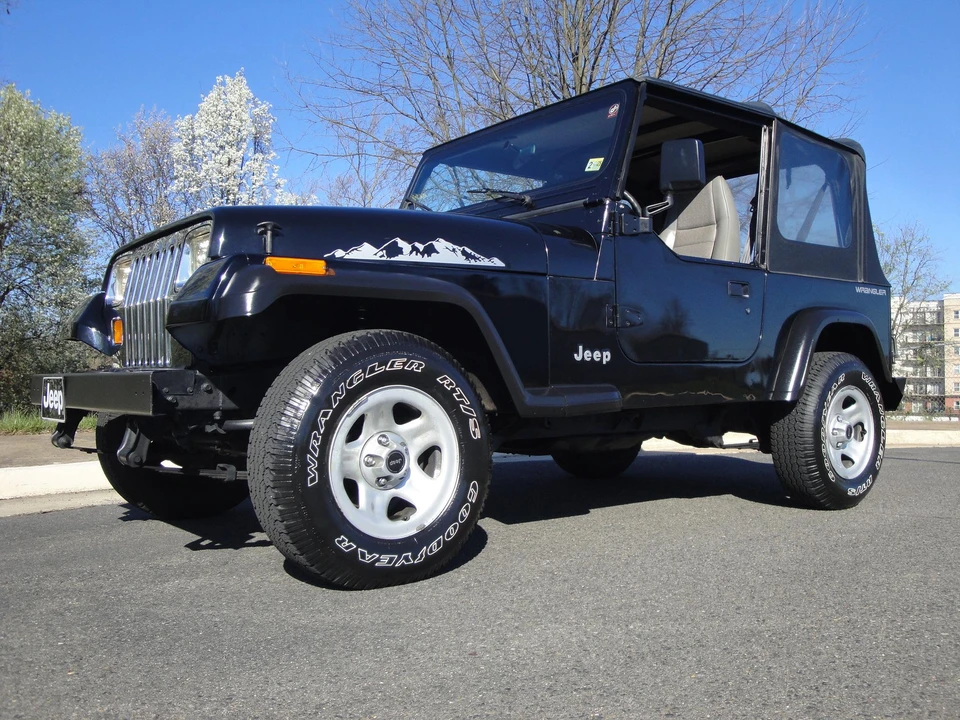 1995 Jeep YJ Wrangler - Image 17 of 31