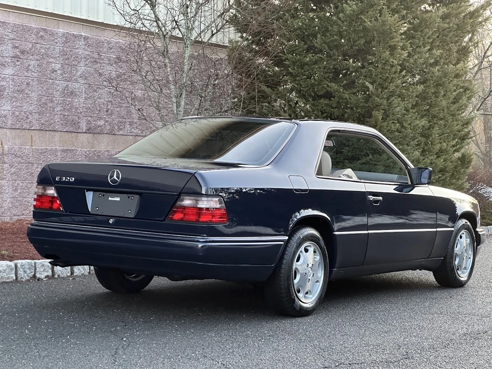 1995 Mercedes-Benz W124 E-Class - Image 12 of 31