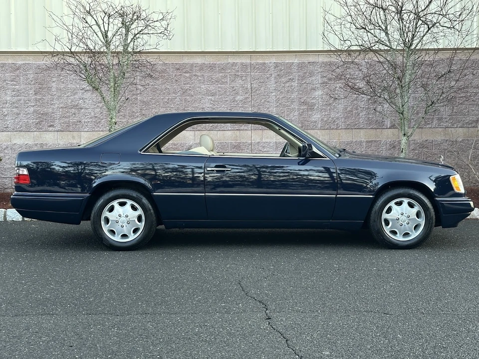 1995 Mercedes-Benz W124 E-Class - Image 11 of 31