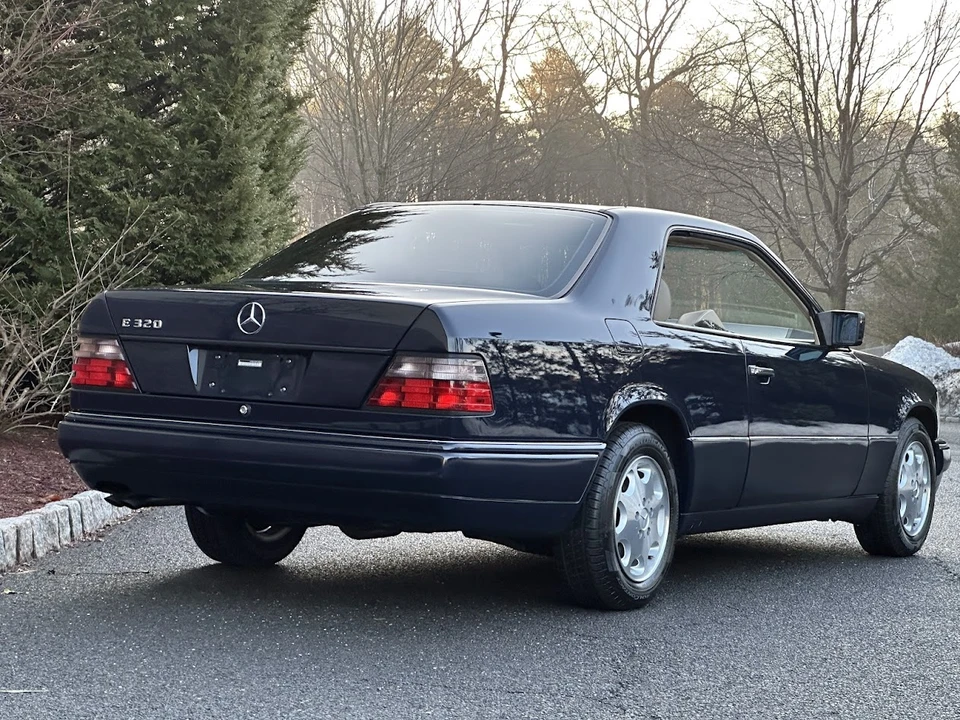 1995 Mercedes-Benz W124 E-Class - Image 13 of 31