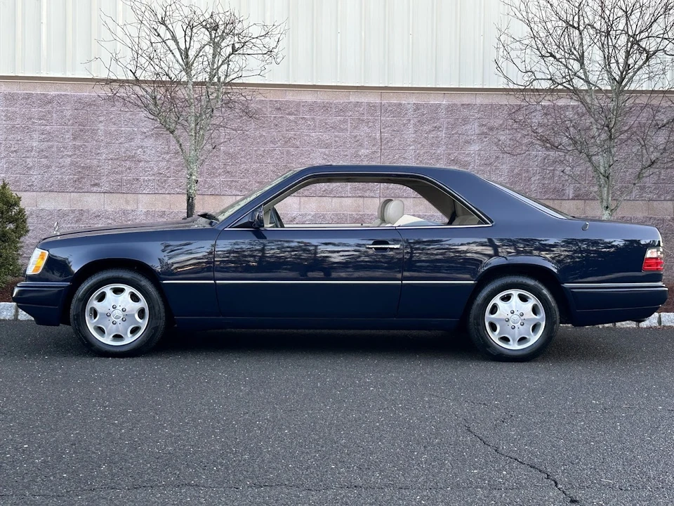 1995 Mercedes-Benz W124 E-Class - Image 18 of 31