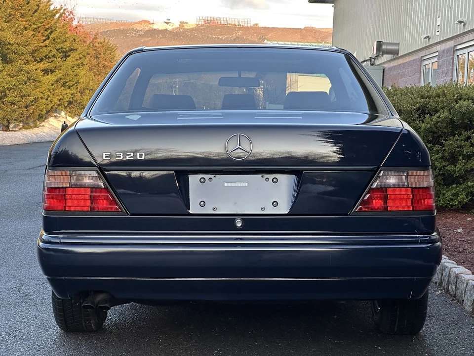 1995 Mercedes-Benz W124 E-Class - Image 14 of 31
