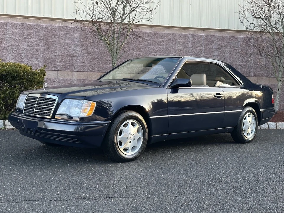 1995 Mercedes-Benz W124 E-Class - Image 2 of 31