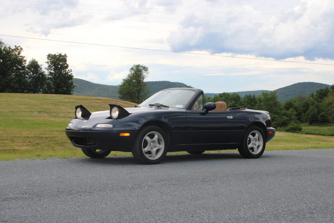 1997 Mazda NA MX-5 Miata - Image 2 of 31