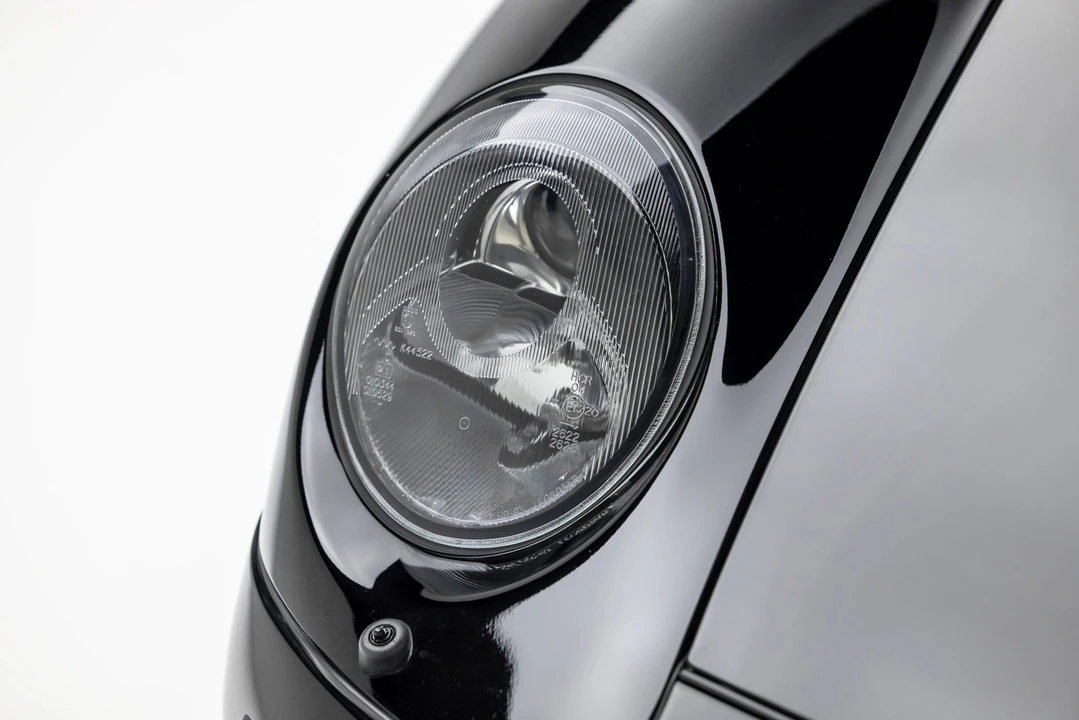 1998 Porsche 993 Carrera 4S - Image 27 of 31