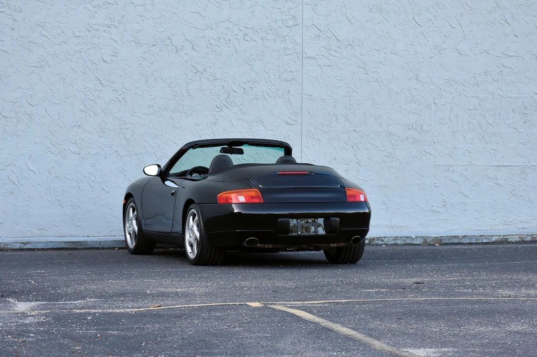1999 Porsche 996 Carrera - Image 24 of 31