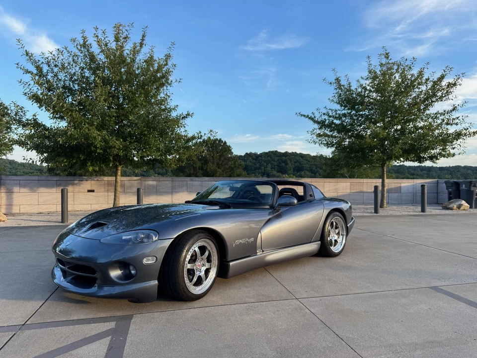 2000 Dodge Viper 2nd Gen - Image 3 of 31