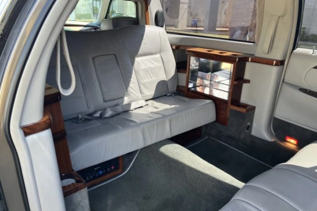 2000 Lincoln Town Car - Image 5 of 8