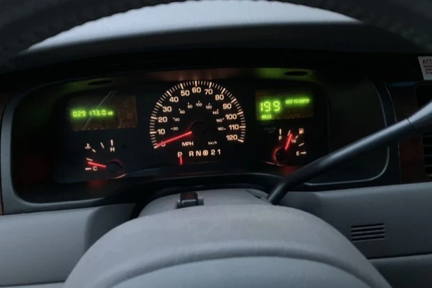 2000 Lincoln Town Car - Image 6 of 8